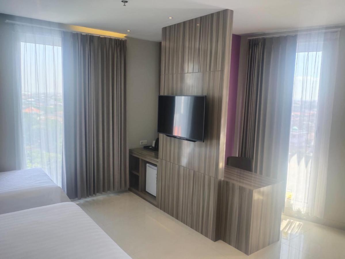 Surabaya River View Hotel المظهر الخارجي الصورة