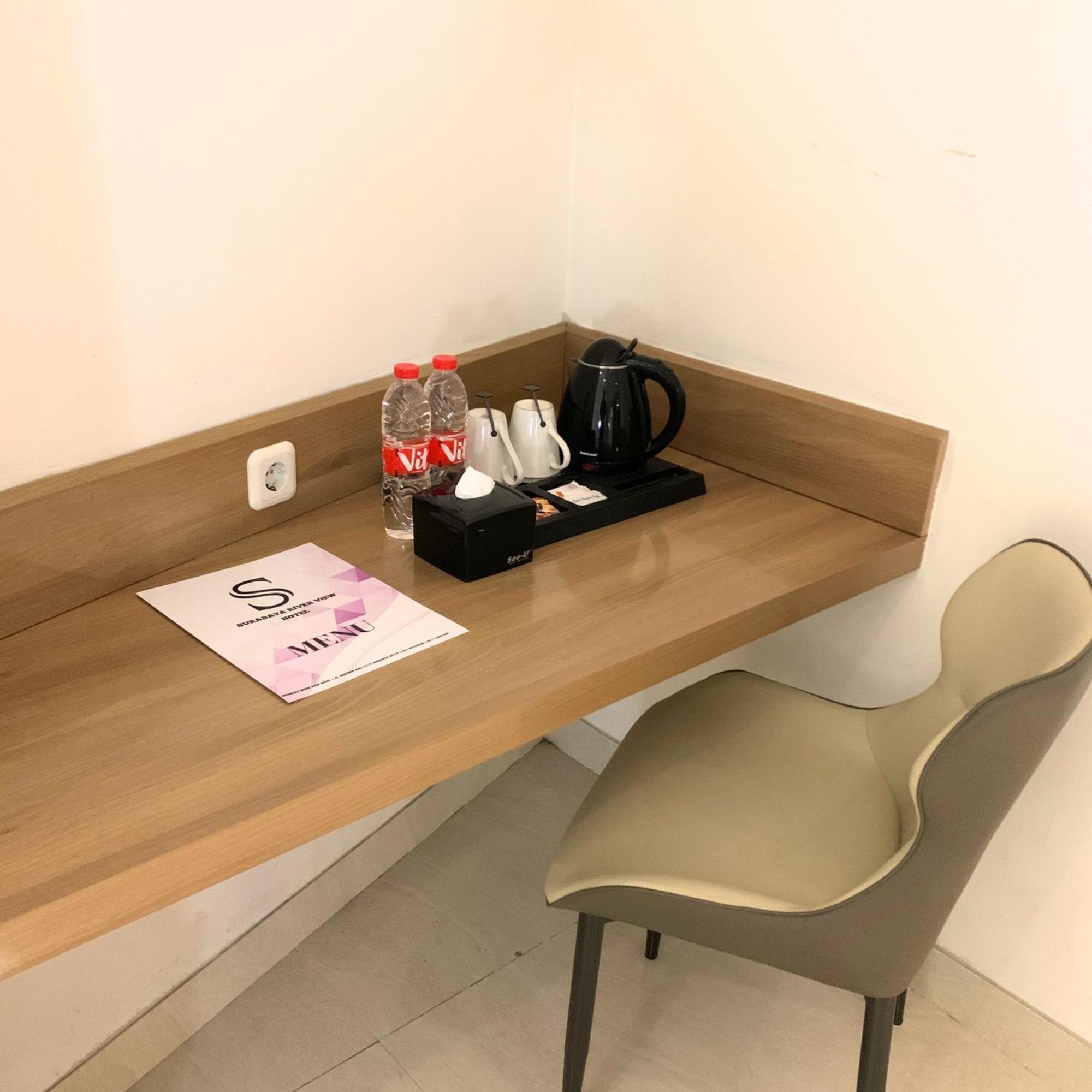 Surabaya River View Hotel المظهر الخارجي الصورة