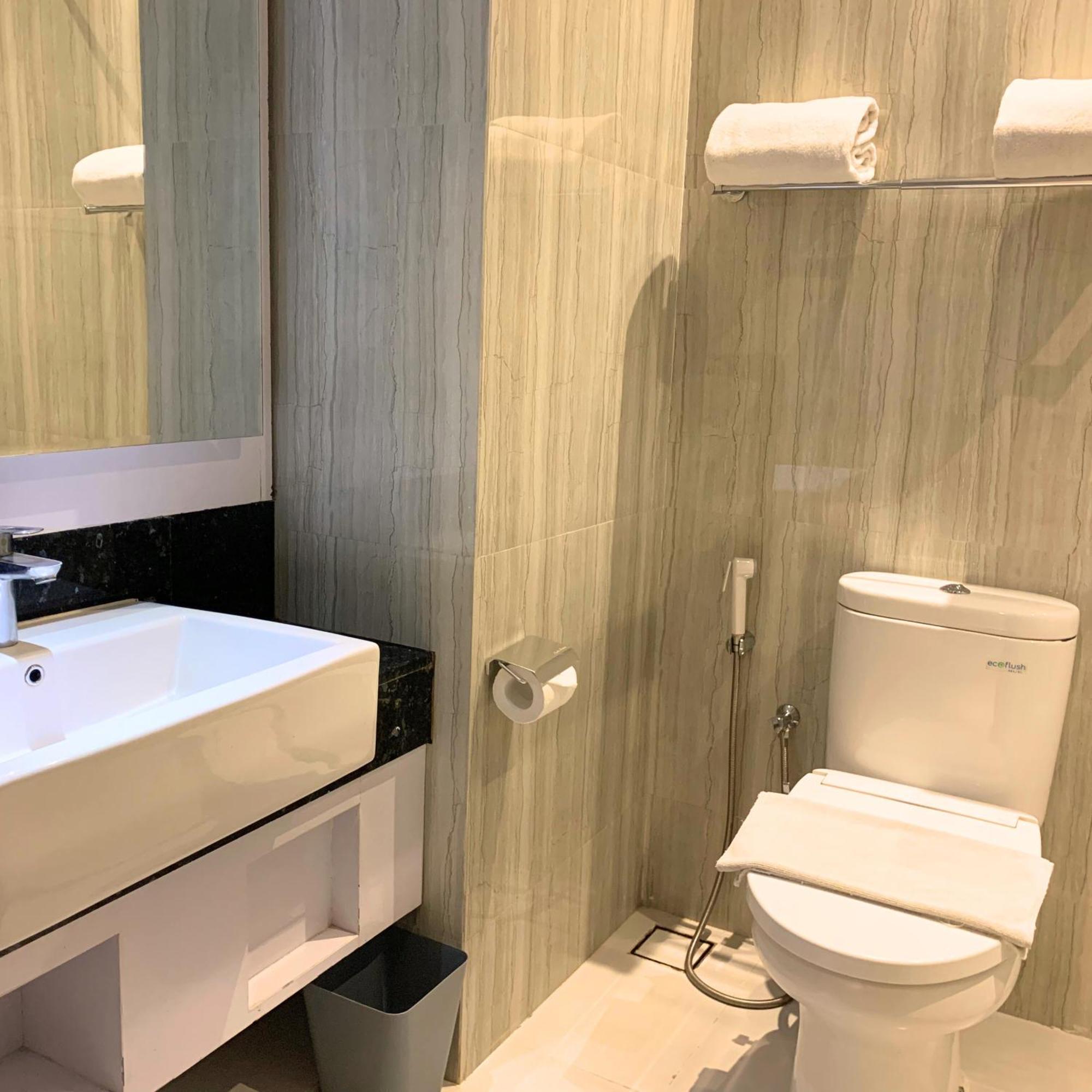 Surabaya River View Hotel المظهر الخارجي الصورة